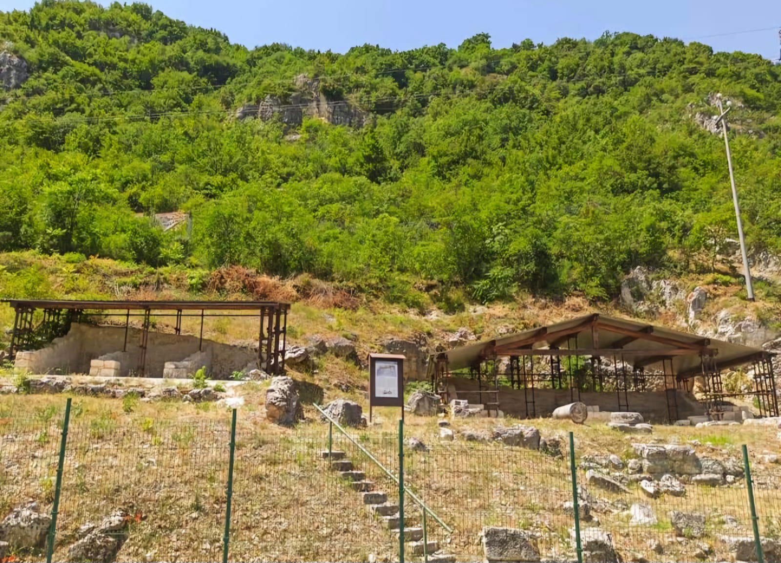Area archeologica di Anxa-Angitia Area archeologica di Anxa-Angitia